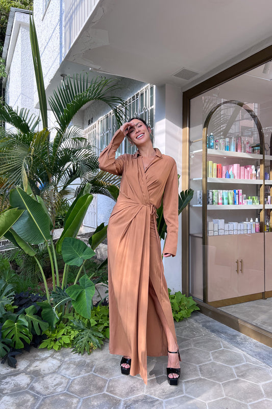 LUCRECIA BEIGE MANGA LARGA