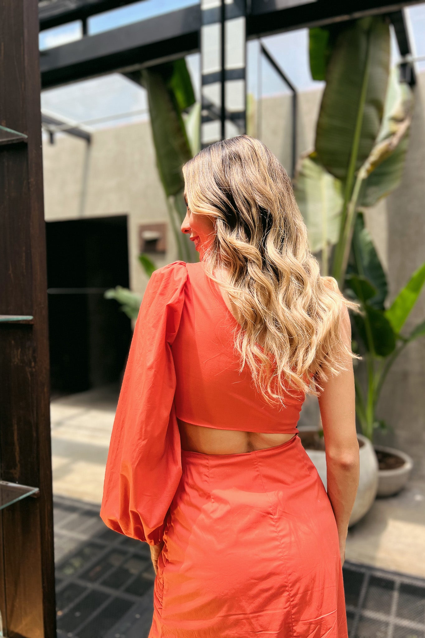 LUKE NARANJA MEDIO BESO