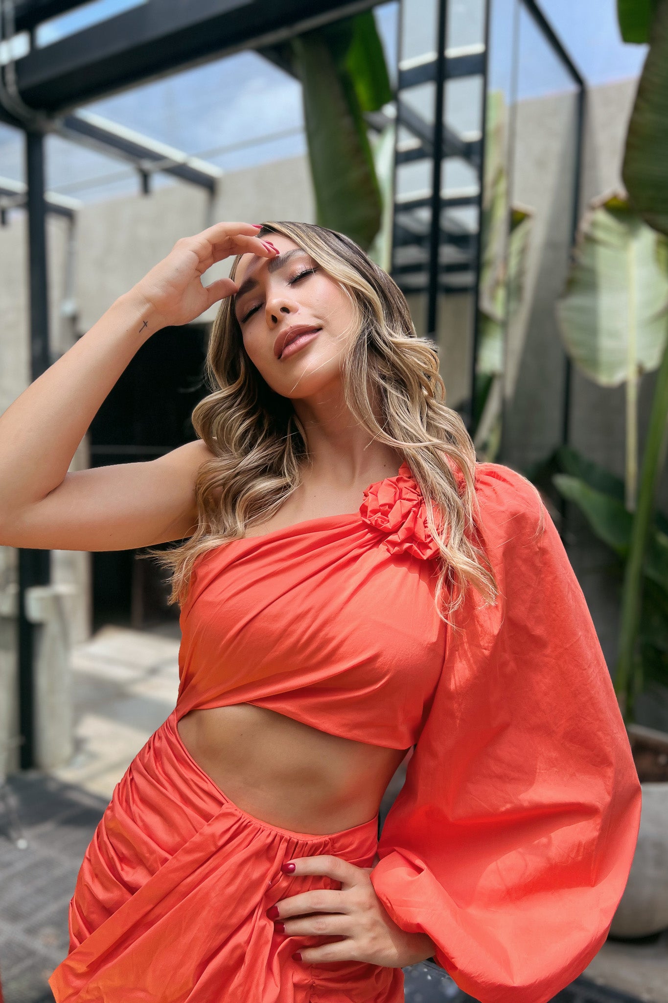 LUKE NARANJA MEDIO BESO